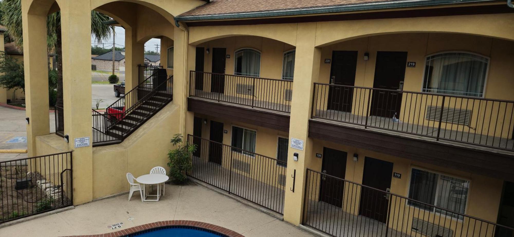 Texas Inn And Suites Rgv Edinburg Exterior photo