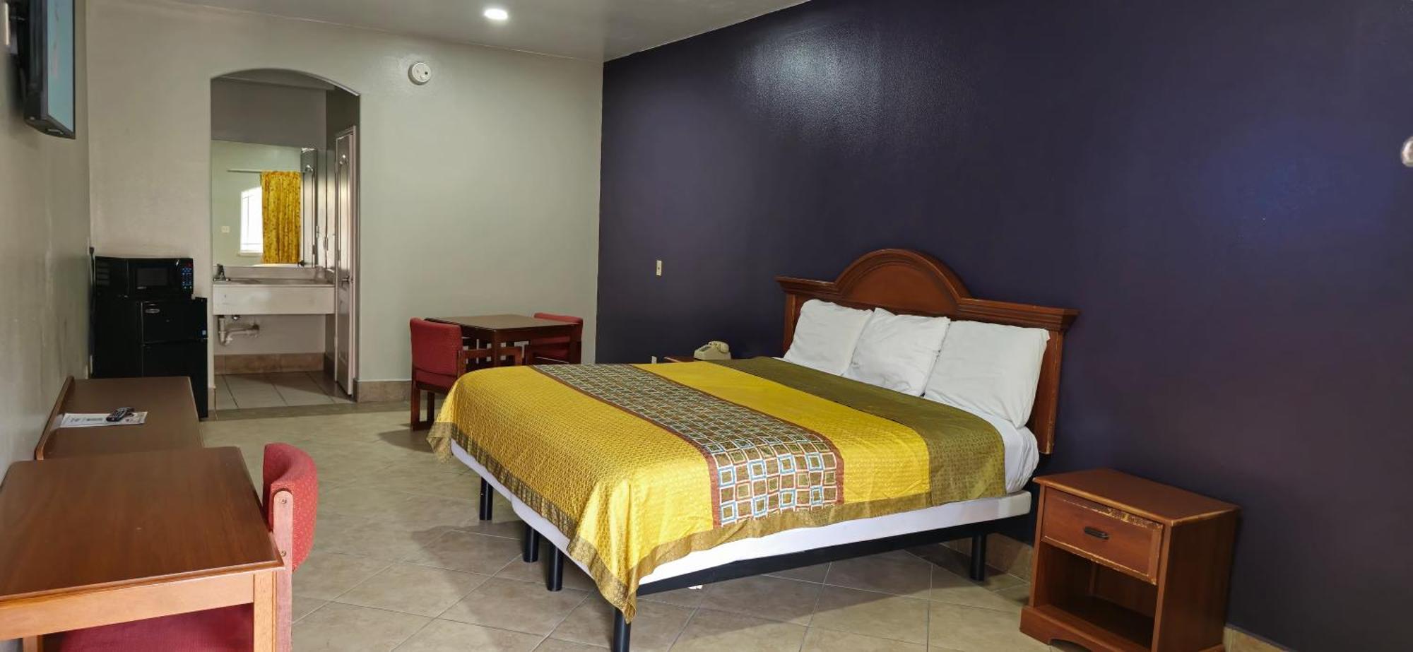 Texas Inn And Suites Rgv Edinburg Exterior photo
