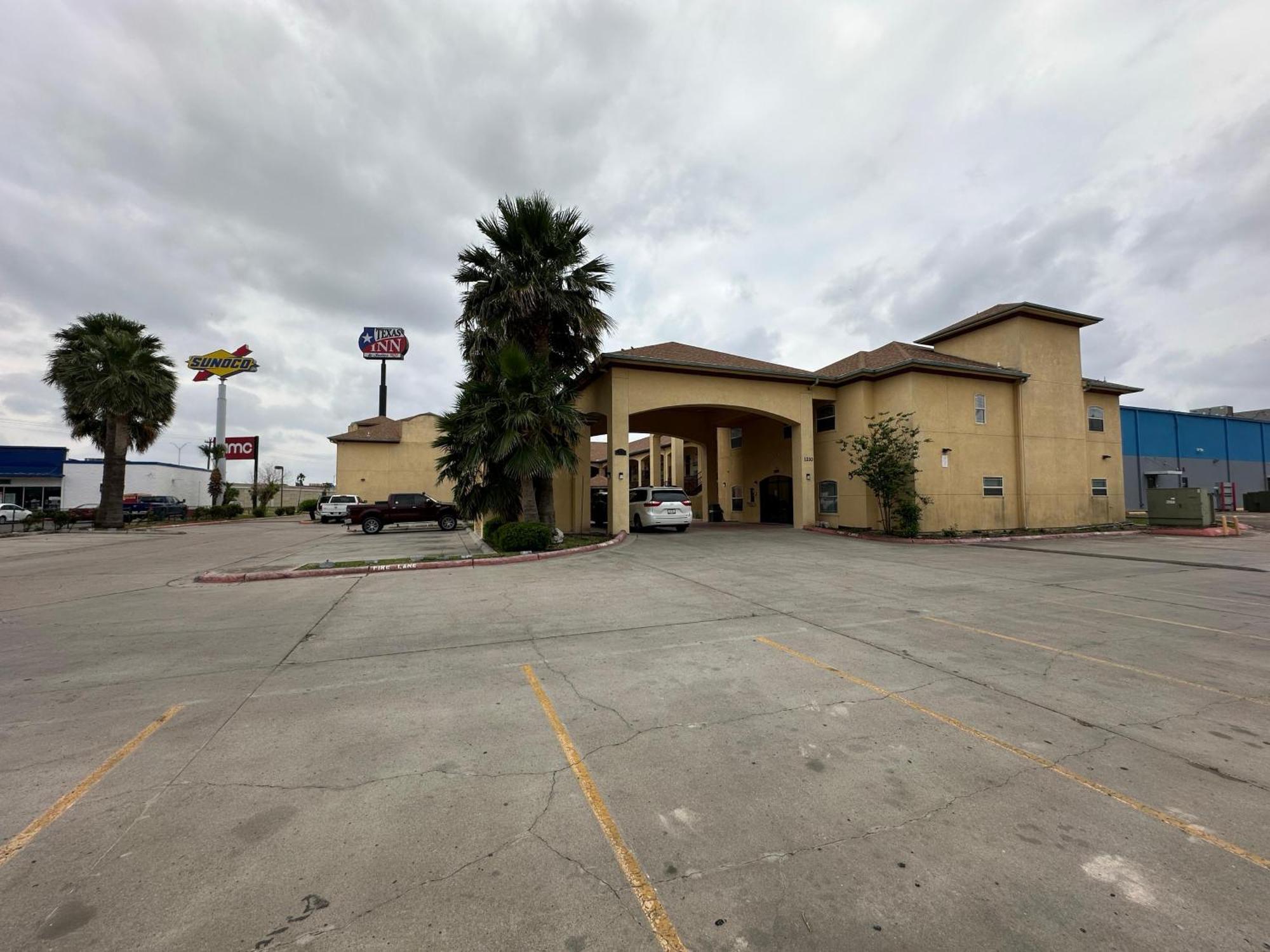 Texas Inn And Suites Rgv Edinburg Exterior photo